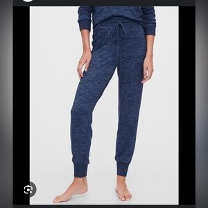 Gap Maternity Softspun Jogger, navy blue heather, size XS